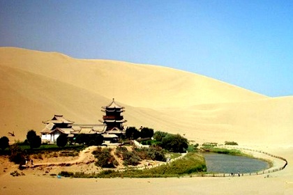 Echoing-Sand Mountain and Crescent Lake