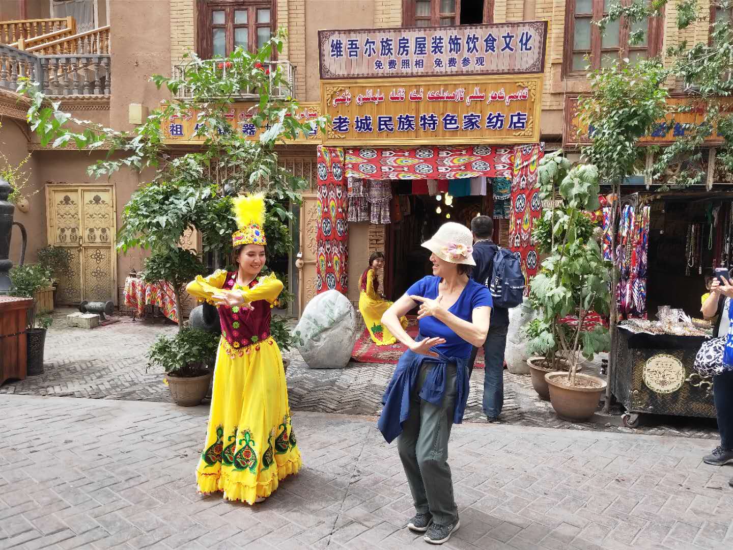 15 Days Silk Road Luxurious Tour from Kashgar to Xian
