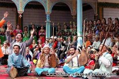 Folk performance in Xinjiang