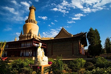 giant buddha temple